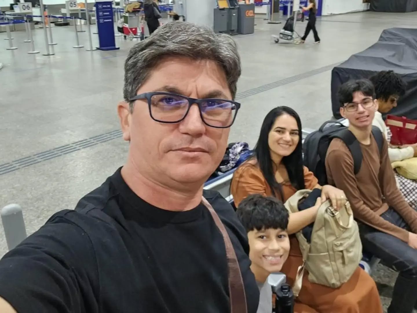 🇮🇪✈️ Rumo ao campo missionário!

O Pr. Ítalo Dean já está no aeroporto, pronto para embarcar rumo à Irlanda, onde dará continuidade ao chamado que Deus lhe confiou por meio do Projeto Além-Brasil - Irlanda.

Que o Senhor conduza cada etapa dessa viagem, concedendo proteção, sabedoria e graça. Oramos para que seu ministério seja frutífero e que muitas vidas sejam alcançadas pelo poder do Evangelho.

Vamos interceder por essa nova etapa missionária, confiando que Deus abrirá portas e fará grandes obras na Irlanda.

"O Senhor guardará a tua saída e a tua entrada, desde agora e para sempre." (Salmo 121:8)

🙏 Deus o acompanhe e o fortaleça nessa missão!