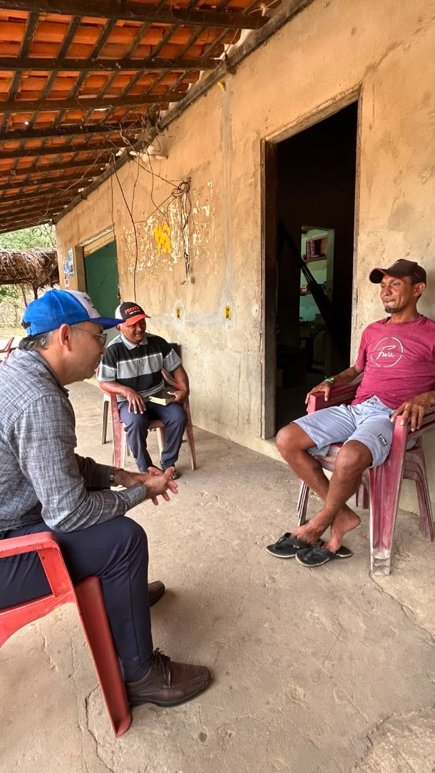 🌍 2º dia da 1ª edição da Cruzada "O Maranhão aos Pés de Cristo" – 2026

A obra missionária continua avançando! O 2º dia da 1ª edição da Cruzada "O Maranhão aos Pés de Cristo" foi realizado no Povoado Bom Jardim, no Campo de Boa Hora, em Caxias (MA), reunindo a igreja e a comunidade em um grande momento de evangelização e cruzada.

A programação contou com a participação do Pr. Francisco de Assis, que ministrou a Palavra de Deus e fortaleceu o compromisso da Igreja com a evangelização.

Seguimos orando para que os frutos dessa cruzada permaneçam e que muitas vidas continuem sendo alcançadas pelo poder do Evangelho.

O Maranhão aos Pés de Cristo: levando esperança, proclamando Jesus e transformando vidas. 🙏🌍