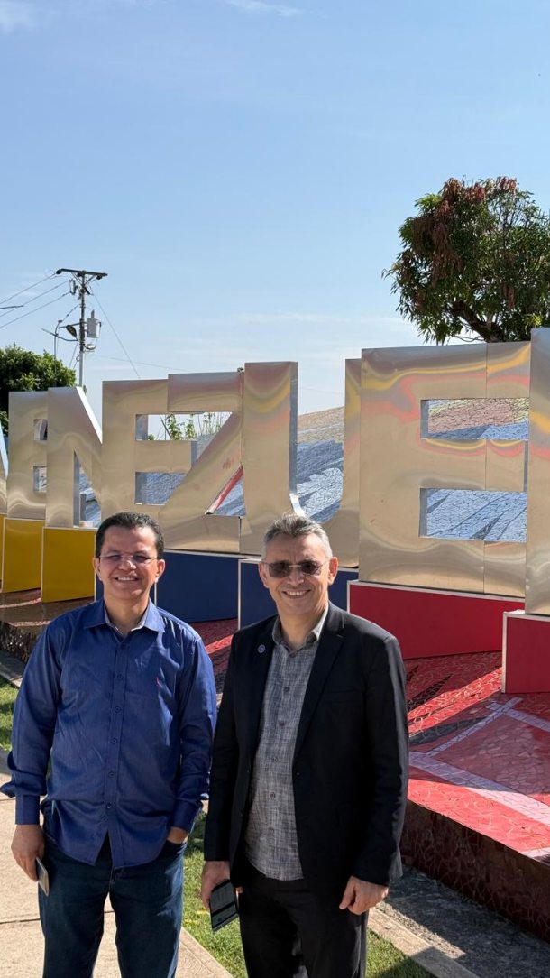 🇻🇪 CHEGADA À VENEZUELA

Os Pastores Francisco de Assis, Mateus Jucar e Nonato já chegaram à Venezuela para participar da Convenção ICA 2026.

A programação será um importante momento de comunhão, fortalecimento e avanço da obra de Deus, reunindo líderes e irmãos para celebrar e proclamar uma Igreja em Expansão.

Em breve, acompanhe pelas redes sociais da SEMADEMA todos os detalhes desse grande evento!

🇻🇪 VENEZUELA | CONVENÇÃO ICA 2026
IGLESIA EN EXPANSIÓN! 🔥