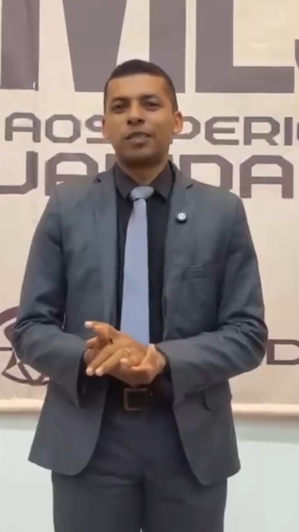 🎥 O Pr. Elieu Oliveira compartilha sua experiência com a Mobilização Missionária.

Pastor auxiliar na AD em Faiza e secretário de missões, o Pr. Elieu Oliveira testemunha como a Mobilização Missionária tem impactado vidas, despertado a consciência missionária da igreja e fortalecido o compromisso com a obra de evangelização.

Ao longo dos anos, ele tem acompanhado de perto os frutos desse grande movimento, que une igrejas em oração, contribuição e ação em favor da expansão do Reino de Deus.

Assista ao vídeo e seja inspirado por esse testemunho de fé, dedicação e amor pelas missões.

🌍Mobilização Missionária 2026
Missões têm urgência. Cada igreja envolvida, cada oferta entregue e cada oração realizada contribuem par que o Evangelho alcance mais vidas.