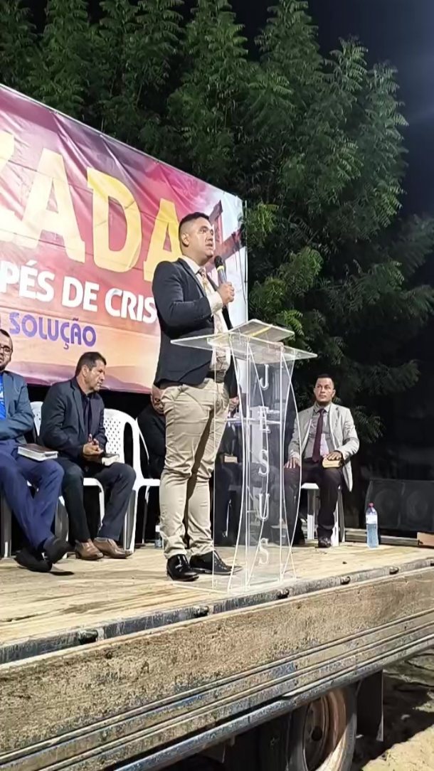 MINISTRAÇÃO DO PASTOR REGERLAN NA CRUZADA O MARANHÃO AOS PÉS DE CRISTO EM CENTRO DOS LEITES