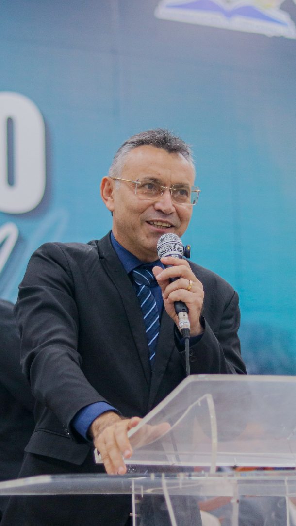 🔥 A noite de abertura do Encontro de Promotores e Secretários de Missões do Estado do Maranhão na Assembleia de Deus em Lima Campos foi marcada pela presença de Deus, comunhão e grande despertamento missionário.

Missionários, promotores e líderes reunidos com um só propósito: fortalecer a obra missionária e continuar anunciando o Evangelho de Cristo às nações. 🌍📖

Vivemos momentos de adoração, aprendizado e renovação espiritual, reafirmando que missões continuam sendo a prioridade do coração de Deus. ✨🔥