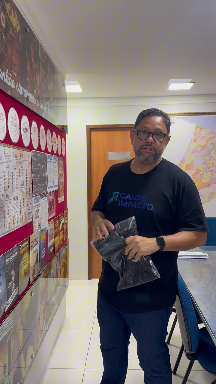 🌎🔥 VISITA MISSIONÁRIA À BASE DA SEMADEMA

 A SEMADEMA recebeu, na Base Missionária, em São Luís, a visita do missionário @carlinhossenegal , para um precioso momento de comunhão, aprendizado, troca de experiências e compartilhamento de ideias para o avanço da obra missionária no Maranhão.

 Durante a visita, foi realizada a entrega da Bíblia de Edição Missionária e da camisa comemorativa dos 30 anos da SEMADEMA, como expressão de carinho, honra e gratidão por sua contribuição à causa missionária.

 Que este encontro fortaleça ainda mais a visão, a parceria e o compromisso com a expansão do Evangelho. 🌍❤️‍🔥

 30 anos SEMADEMA — celebrando a história e avançando em missões!