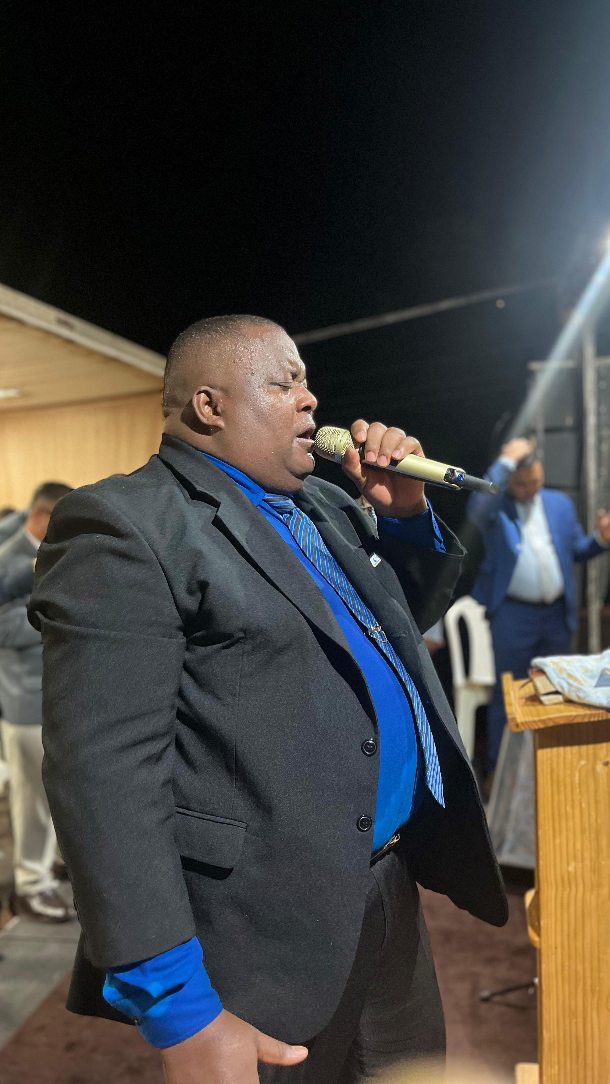 ✨ 1ª NOITE DA CRUZADA MARANHÃO AOS PÉS DE CRISTO – 3ª EDIÇÃO ✨

Sob a coordenação do pastor José Agnaldo Santos e do coordenador geral, pastor João da Cruz, a Cruzada Maranhão aos Pés de Cristo segue avançando e levando a mensagem transformadora do Evangelho às cidades do nosso estado.

📍 Creoli do Sinhá – Graça Aranha/MA
Na abertura desta edição, contamos com a ministração do pastor Mário Sérgio.

📊 Resultados do 1º Dia
• Casas visitadas: 46
• Pessoas evangelizadas: 67
• Decisões por Cristo: 03
• Reconciliações: 01
• Cultos relâmpagos: 05

A glória é para Deus, que continua salvando, restaurando e alcançando vidas em nossa terra! 🙌🔥