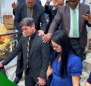 Culto de Santa Ceia marca despedida do Pr. Ítalo Dean e família para a Irlanda